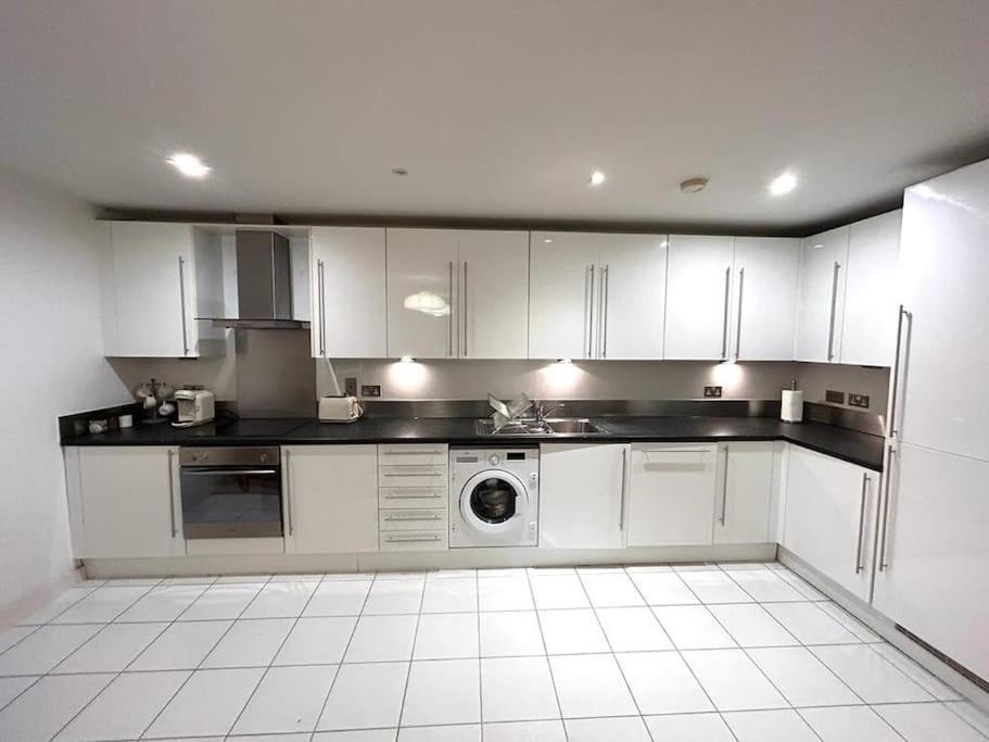 O2 Excel City Airport Apartment London Exteriör bild